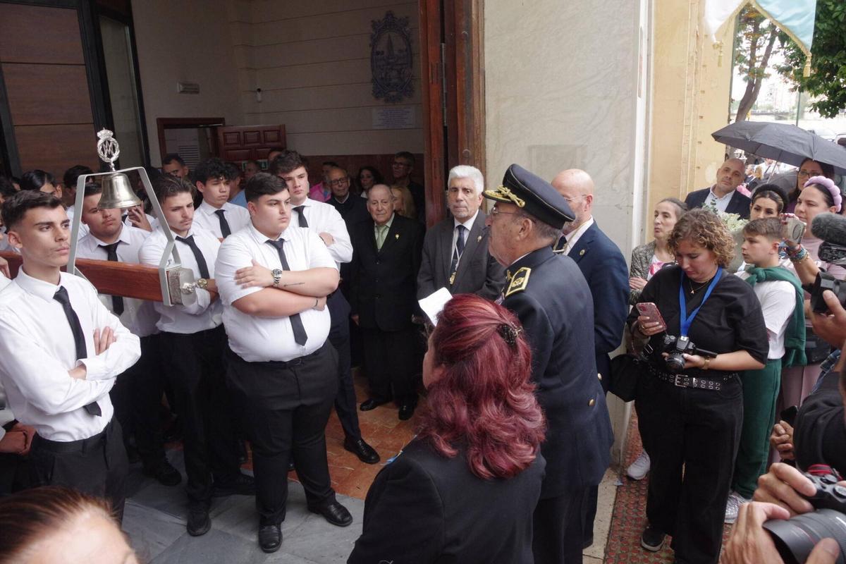 Procesión de la Virgen de Fátima por el barrio de La Trinidad, estrenando la ampliación del trono