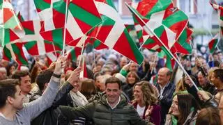 Agreden al candidato a lehendakari del PNV, Imanol Pradales, con un espray de pimienta