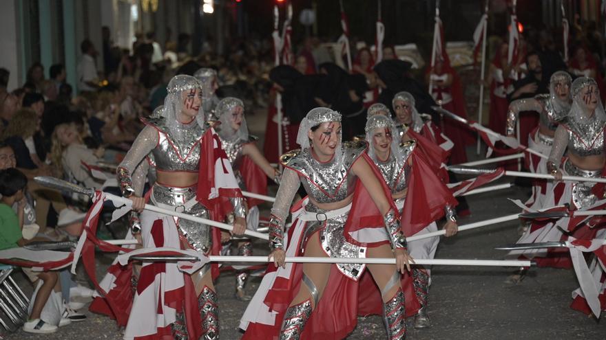 Entrada Cristiana de Crevillent: Ni brujas ni santas, guerreras