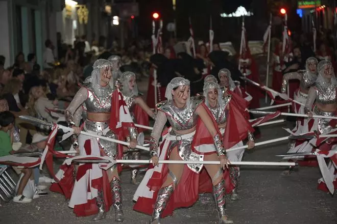 Entrada Cristiana de Crevillent: ni brujas ni santas, guerreras