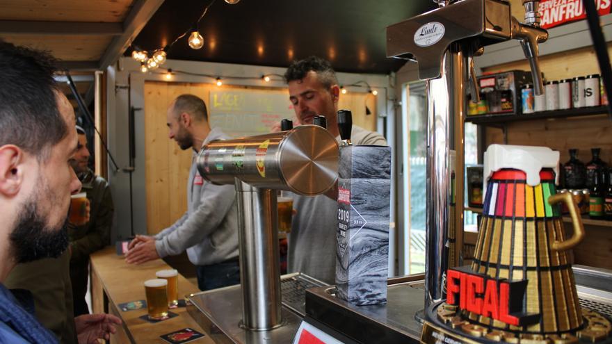 Miles de amantes de la cerveza artesanal se dan cita en Langreo, con 190 variedades para catar