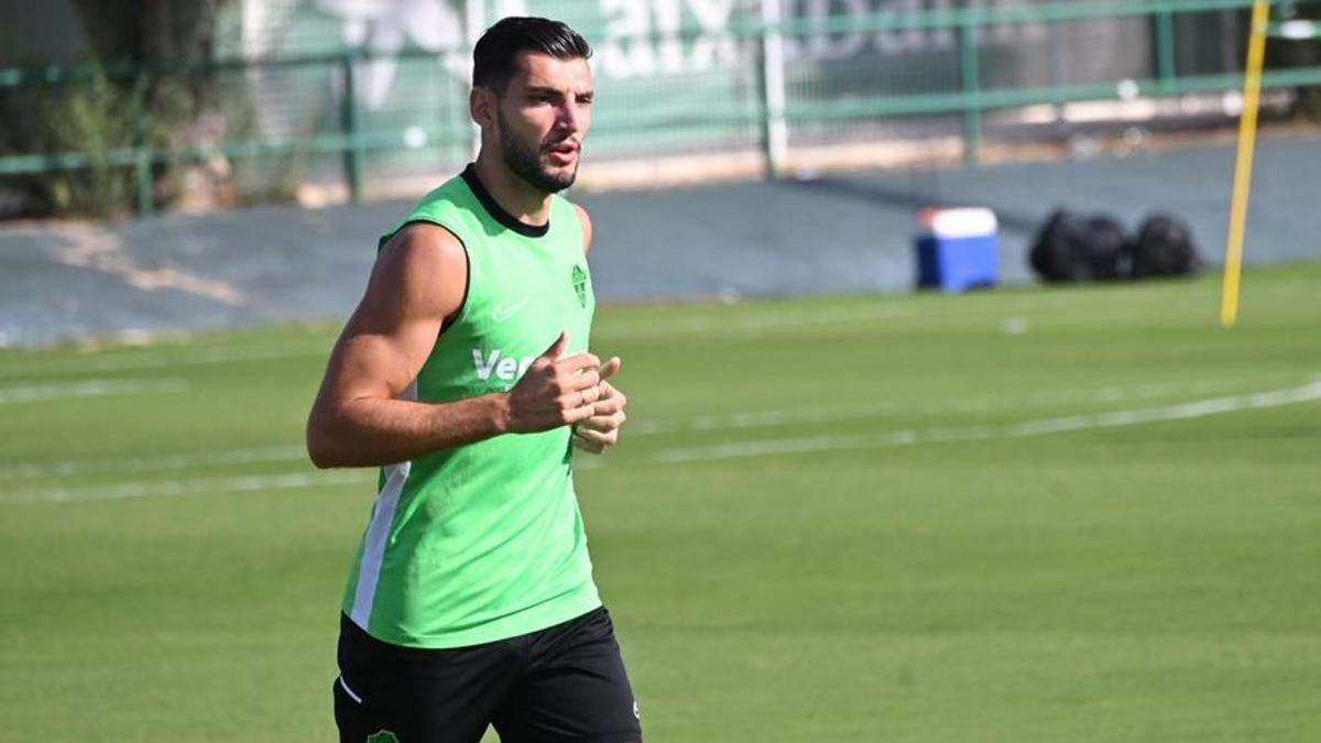 El jugador del Elche CF, Rafa Mir, procesado por agresión sexual con violencia