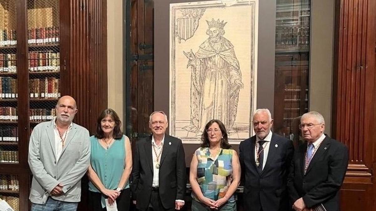 Participants en l'homenatge a Jaume I organitzat per l'AVCO