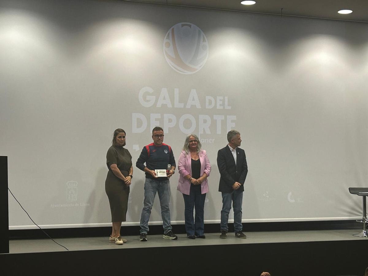 Las imágenes de los premiados en la Gala del Deporte de Llanera Las imágenes de los premiados en la Gala del Deporte de Llanera