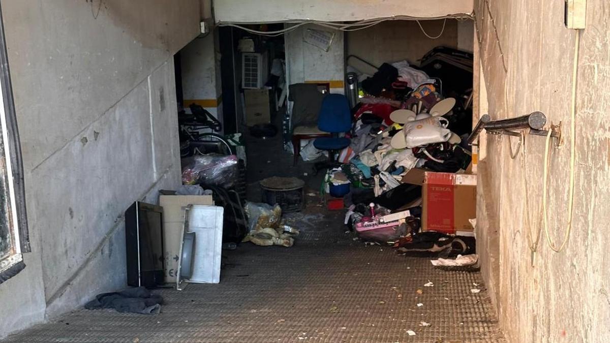 Infraviviendas en un parking de Marxalenes