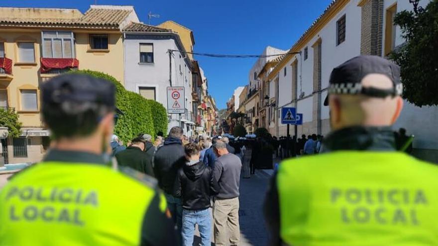 El gesto generoso de un vecino permite recuperar 500 euros perdidos en la plaza de España en Cabra