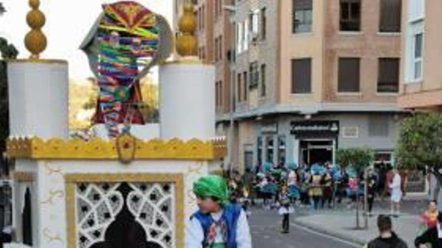 Alzira se toma en serio la cabalgata