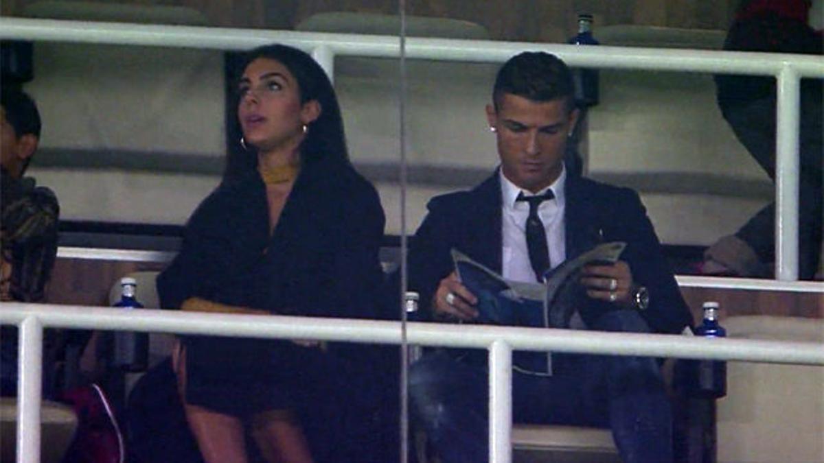 La reacción de Cristiano Ronaldo y su novia - Resumen Real Madrid - Deportivo