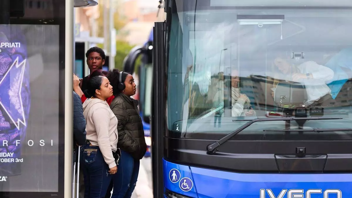 El nuevo servicio de autobús de Ibiza arranca con un suspenso de los usuarios