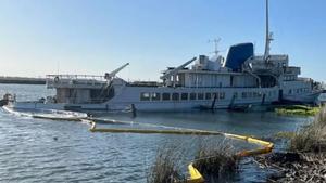 El histórico barco Aurora, ahora hundido.