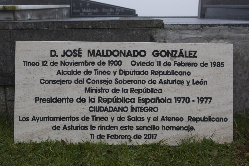 Homenaje en memoria de José Maldonado en el cementerio de La Espina, Salas