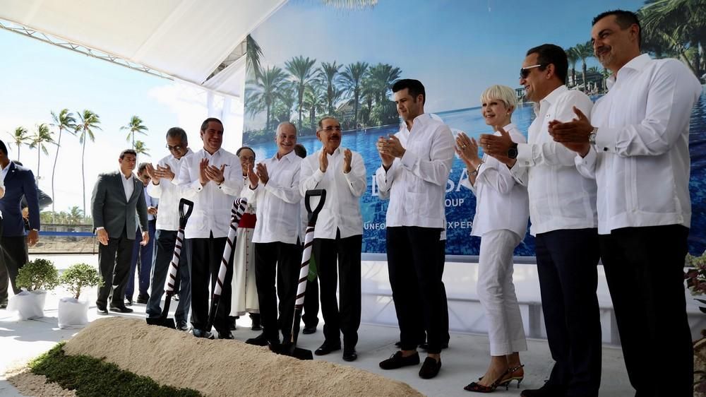 Primera piedra del nuevo establecimiento hotelero de Lopesan en República Dominicana