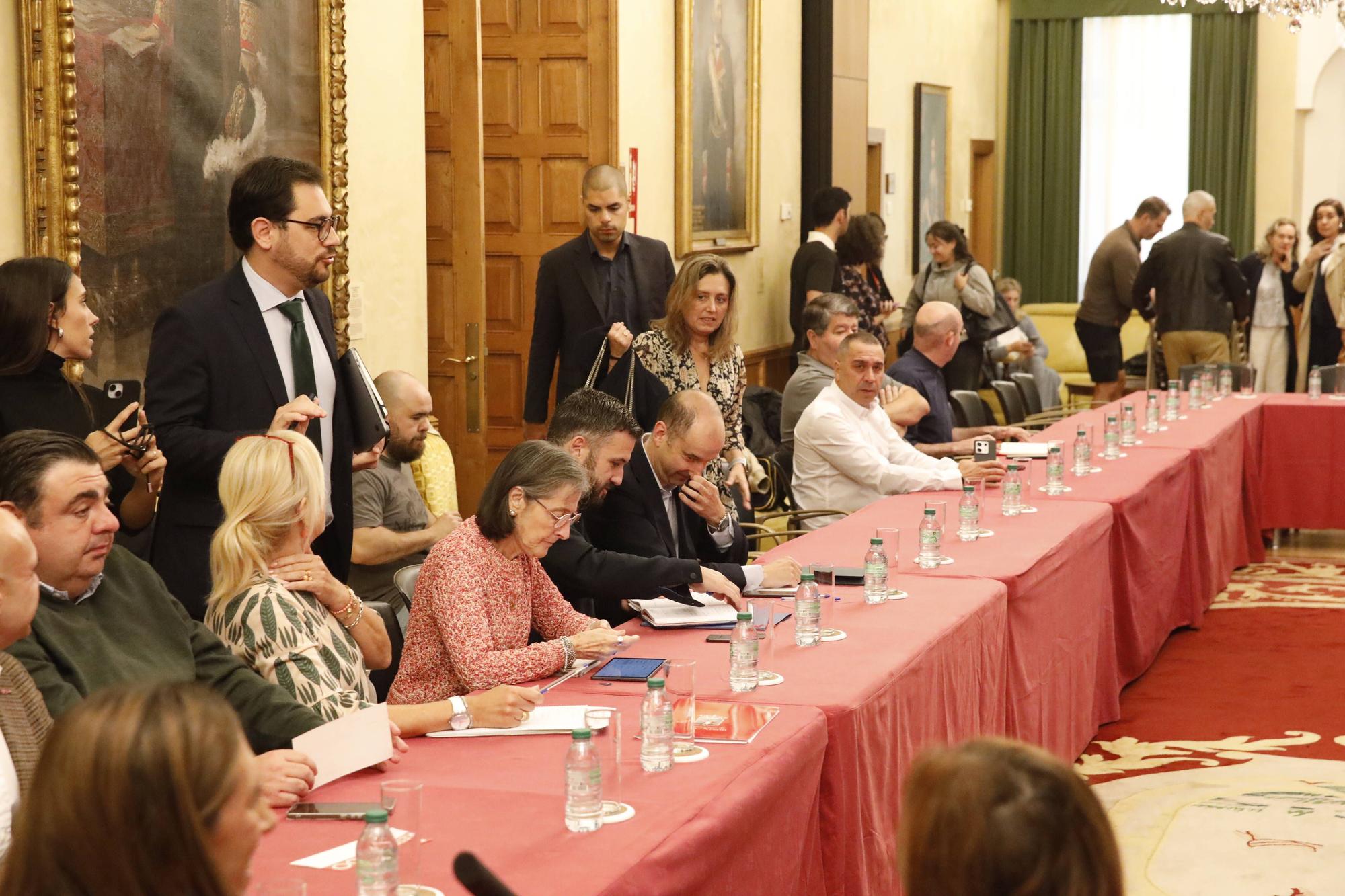 En imágenes: Así fue el consejo social tras el carpetazo al vial de Jove
