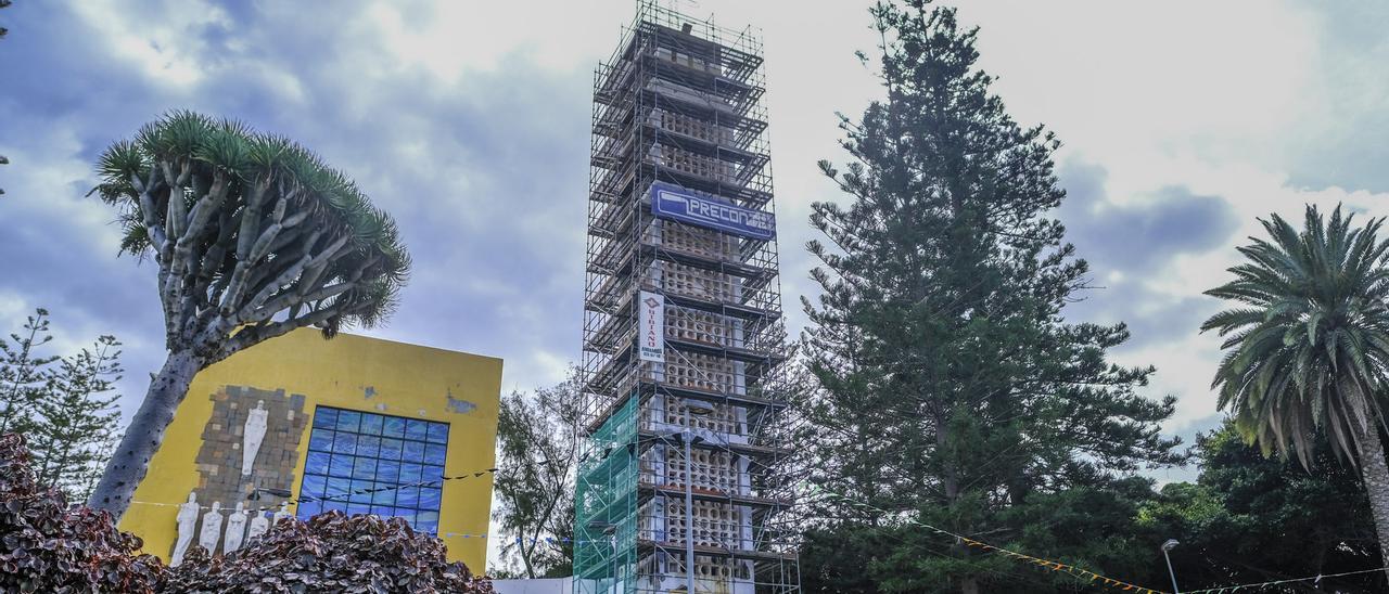 La torre de la iglesia de Nuestra Señora de Los Dolores.