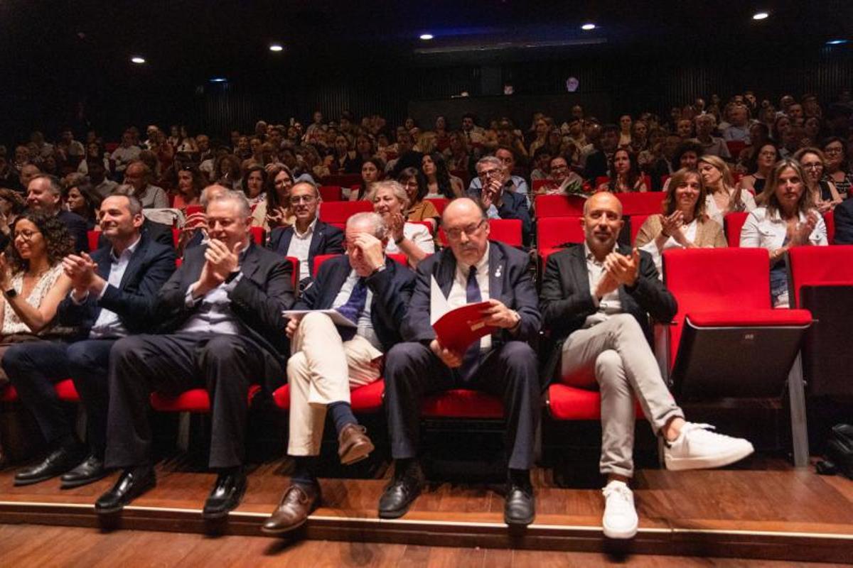 Les autoritats abans de començar l'acte
