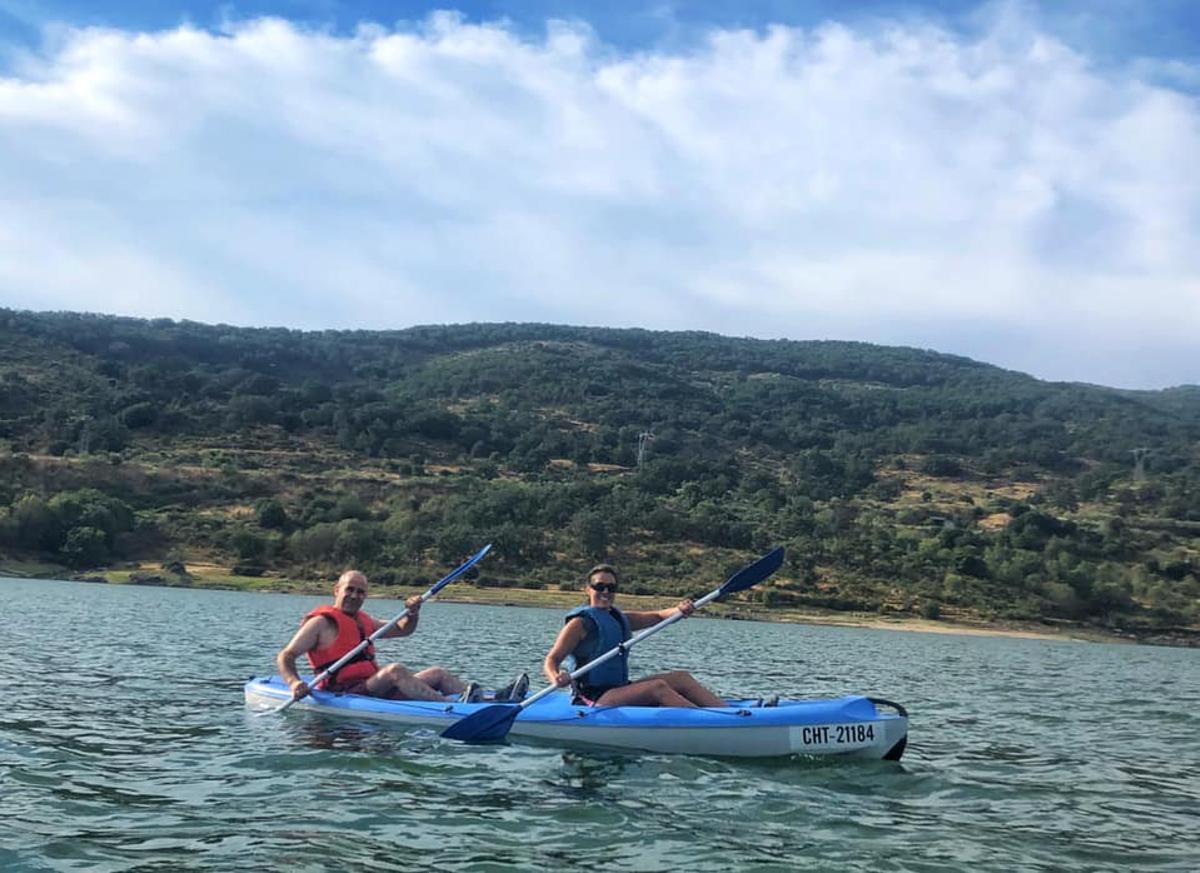 La comarca del Valle del Ambroz permite disfrutar de deportes acuáticos.