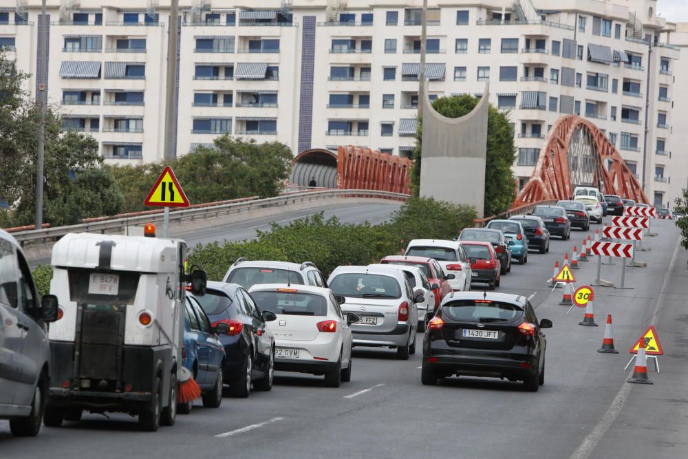 Atasco en el Puente Rojo de Alicante