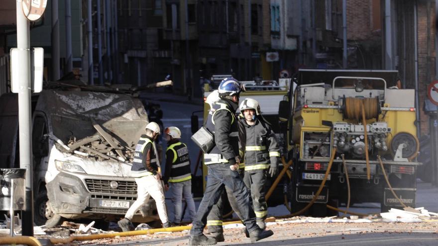 Dos heridos en la UCI, una mujer trasladada a Madrid y dos más ingresados, el balance de la explosión de Mieres