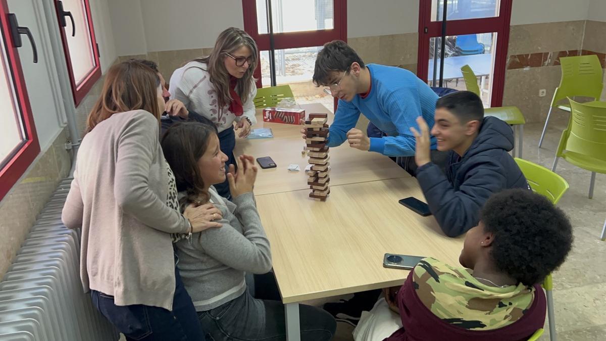 Comida con alumnos ayudantes.