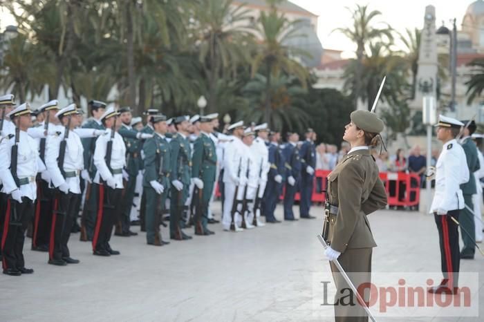 Arriado Solemne de Bandera en el puerto de Cartagena