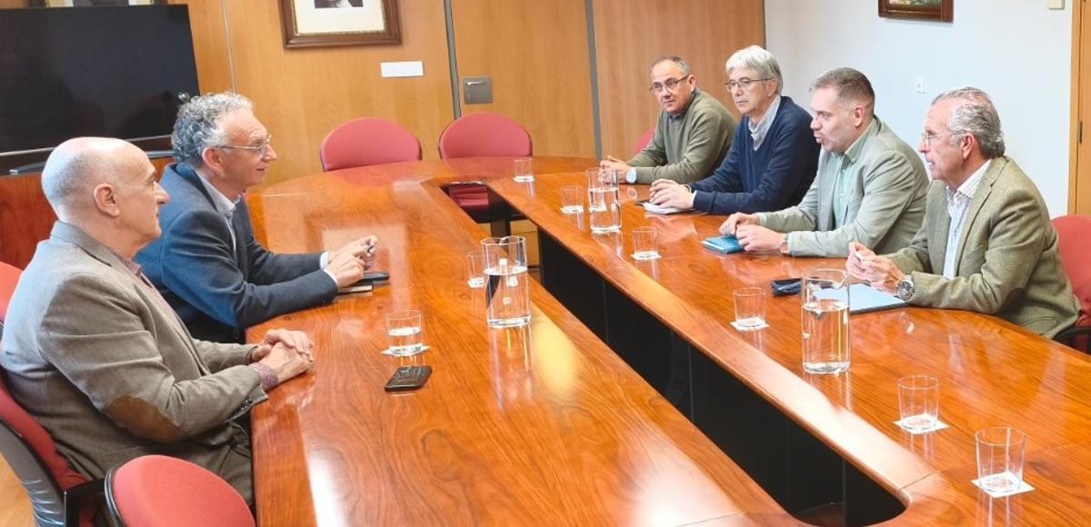 Reunión para analizar el estado del regadío extremeño.