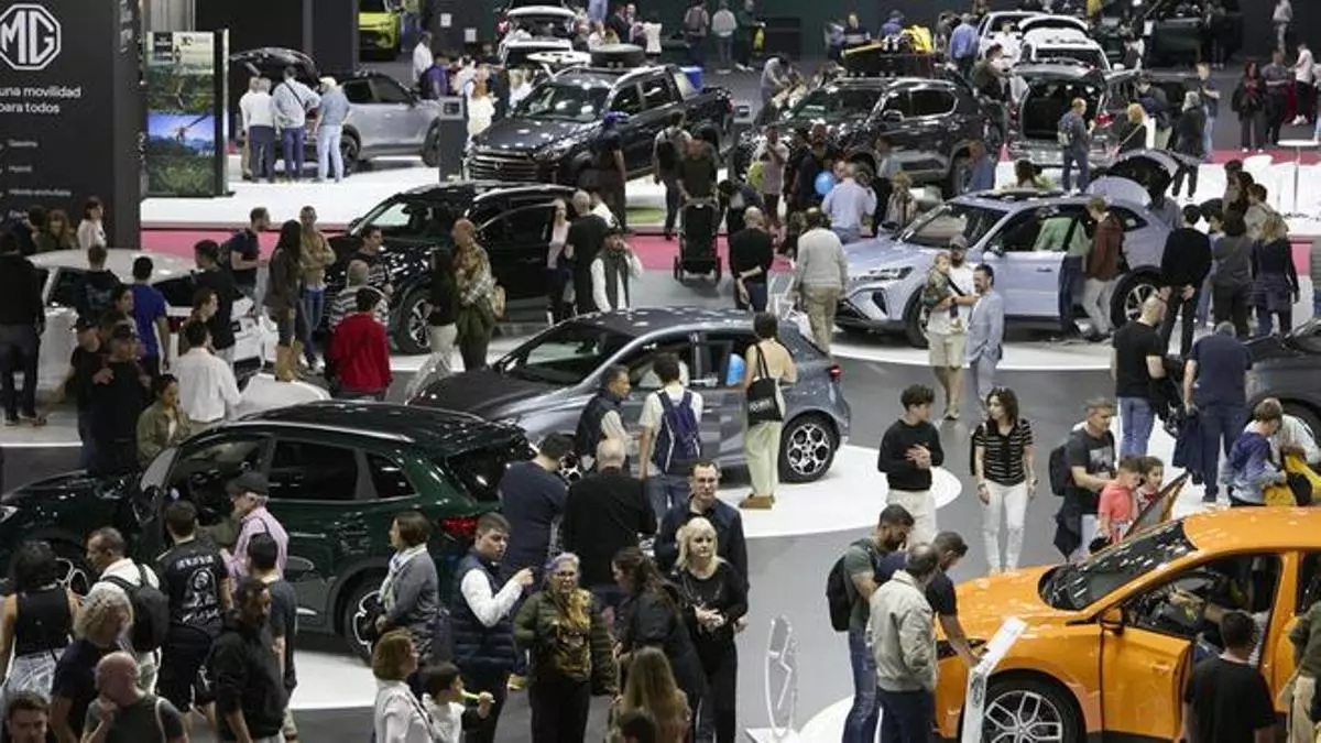 Las ventas de coches en España crecieron un 12,9% en 2025, con un auge del 77% del coche eléctrico