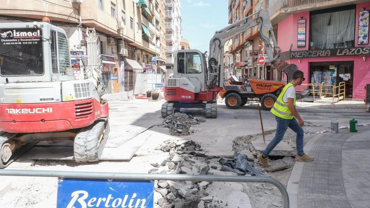 Las obras en la calle San Mateo acumulan retraso