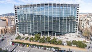 La Caixa compra l’edifici Estel als fons Bain Capital i Freo