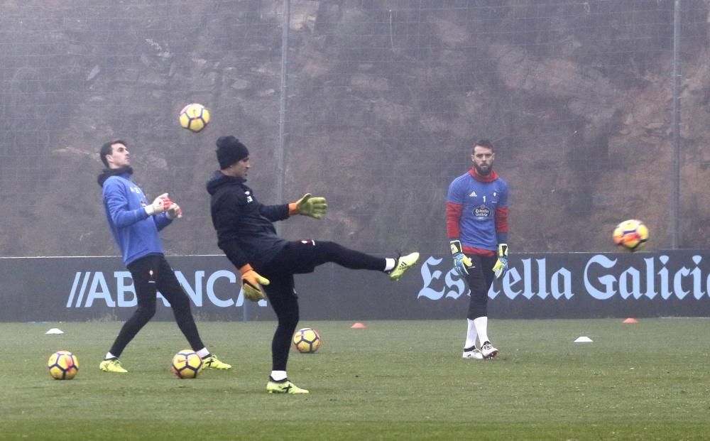 Último entrenamiento del equipo dirigido por Juan Carlos Unzué antes de su visita a Mestalla.