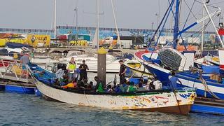 Canarias exige al Estado un reparto "justo" de los migrantes menores no acompañados llegados en patera