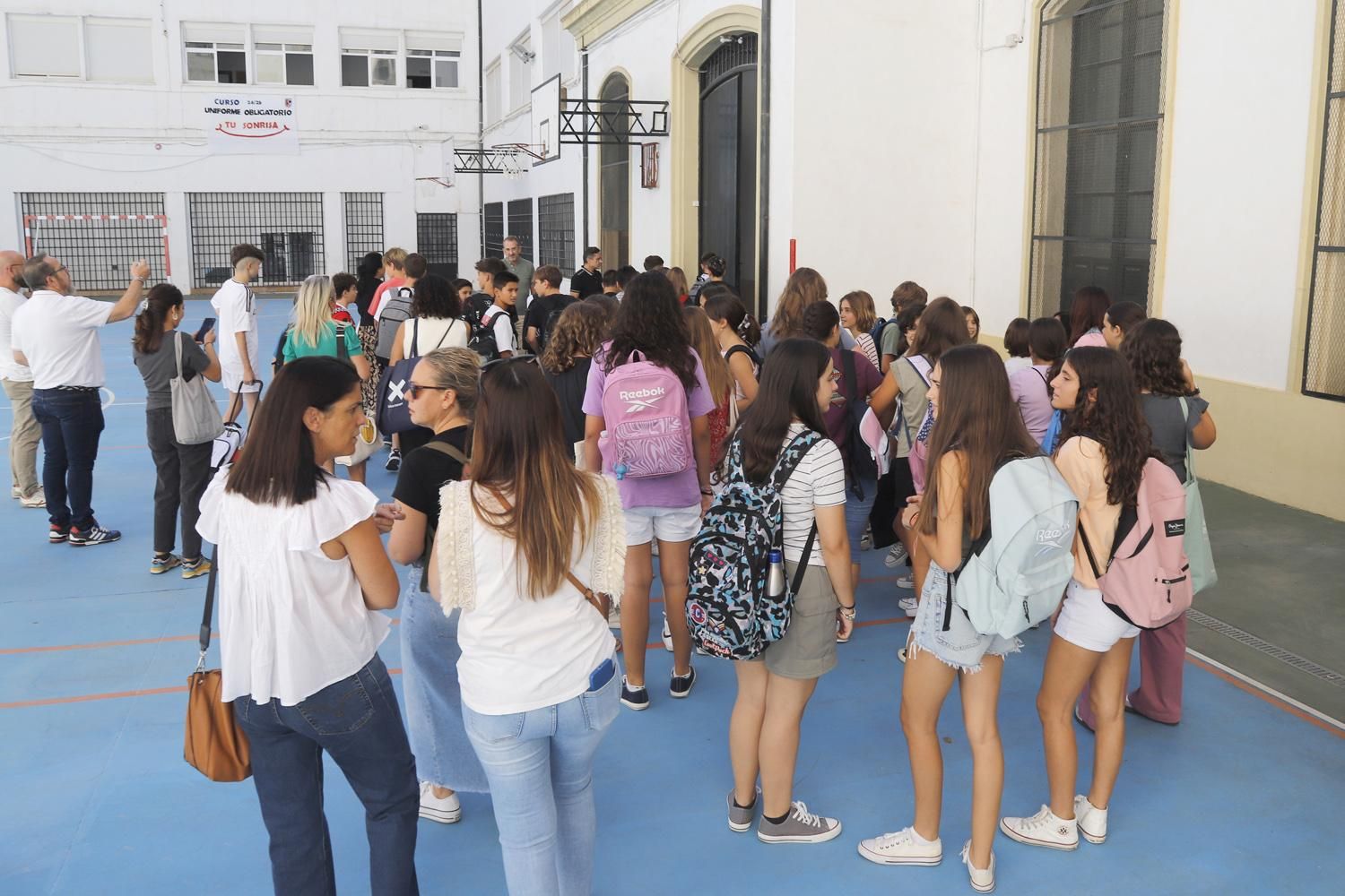El retorno de la actividad a los institutos y la Universidad, en imágenes