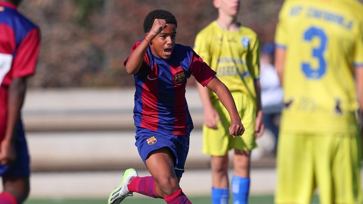 Iker Nsang celebra uno de suis dos goles al Cambrils