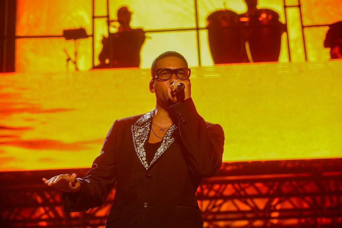 El rey y el príncipe de la bachata enamoraron a 14.000 fans en el muelle de Batería
