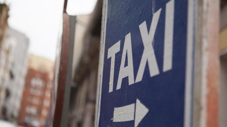 Villaviciosa busca soluciones para la falta de taxis adaptados en el concejo