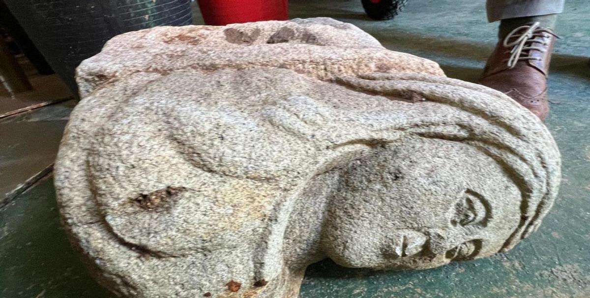 Busto de mujer hallado en las obras de la Praza da Estrela. |  FdV