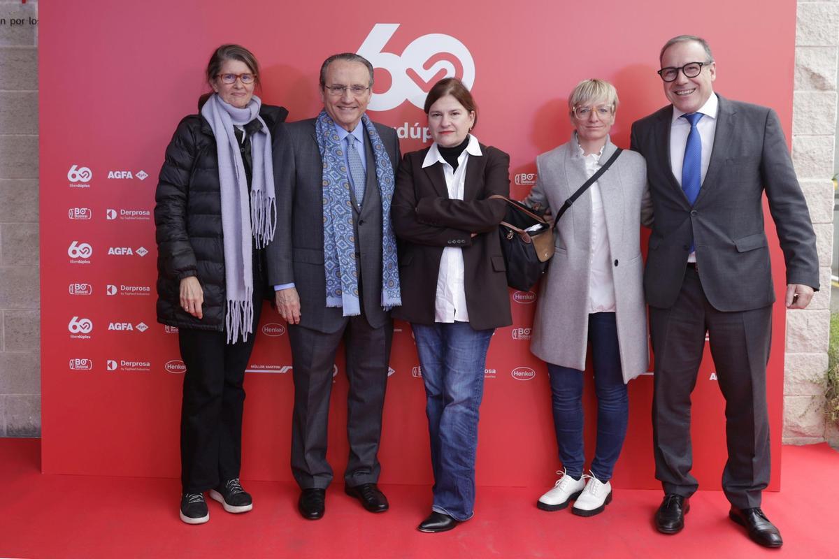 Eva Congil (Anagrama) , Javier Moll, presidente de Prensa Ibérica, Silvia Sesé (Anagrama), Silvia Bastos (Anagrama) y Victor Trillo, director general de Liberdúplex.