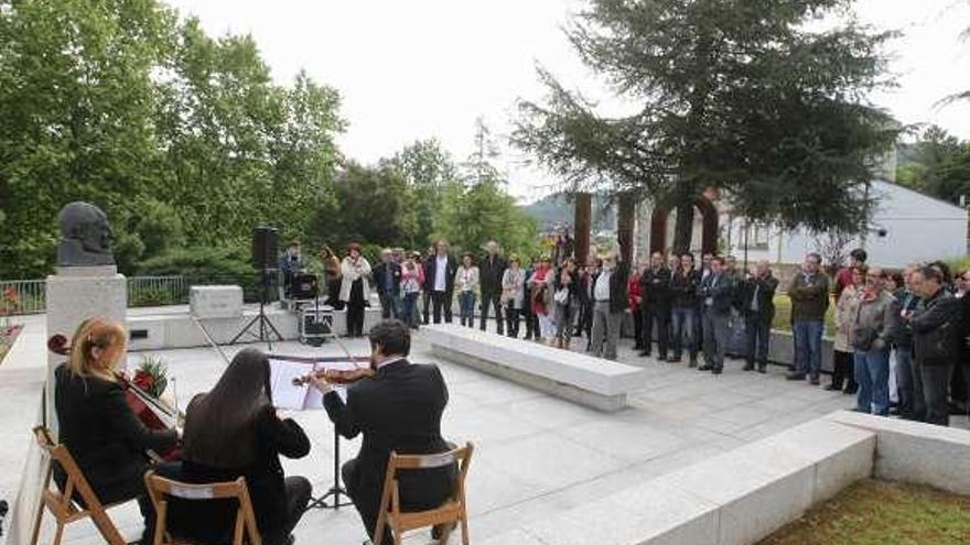Ofrenda florar y homenaje al fundador Pablo Iglesias. // Jesús Regal