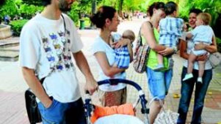 Las cacereñas tienen menos hijos y son madres a los 31 años de media