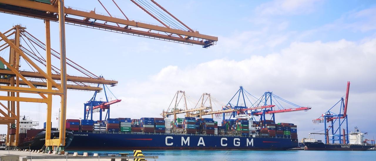 CMA CGM competirá con MSC y Cosco por controlar los tráficos de Valenciaport con Zaragoza