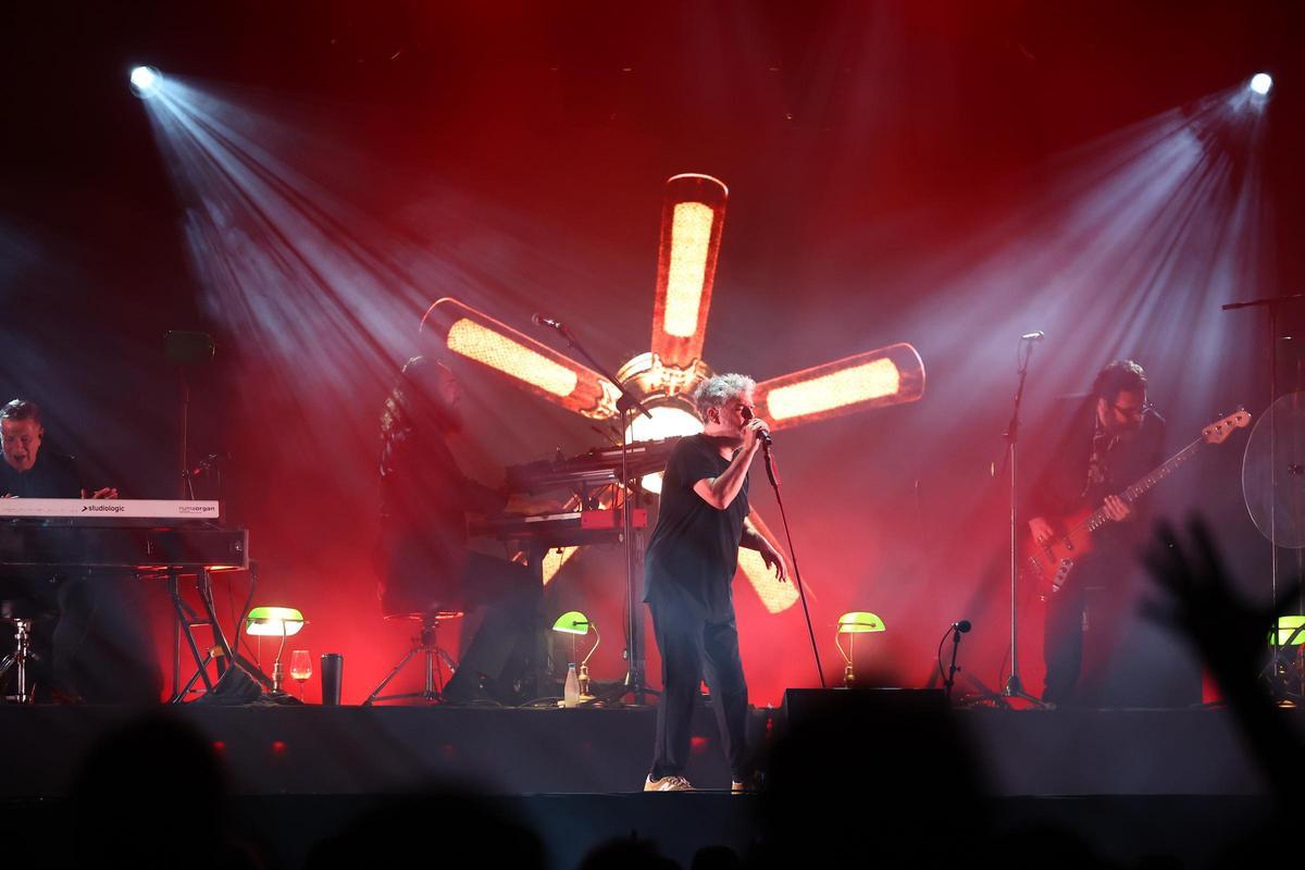 Galería: Iván Ferreiro tiende un puente entre memoria y presente en el SOM Festival