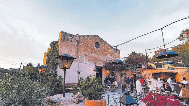 Un restaurante singular para disfrutar en Sant Antoni. |  | SA CAPELLA