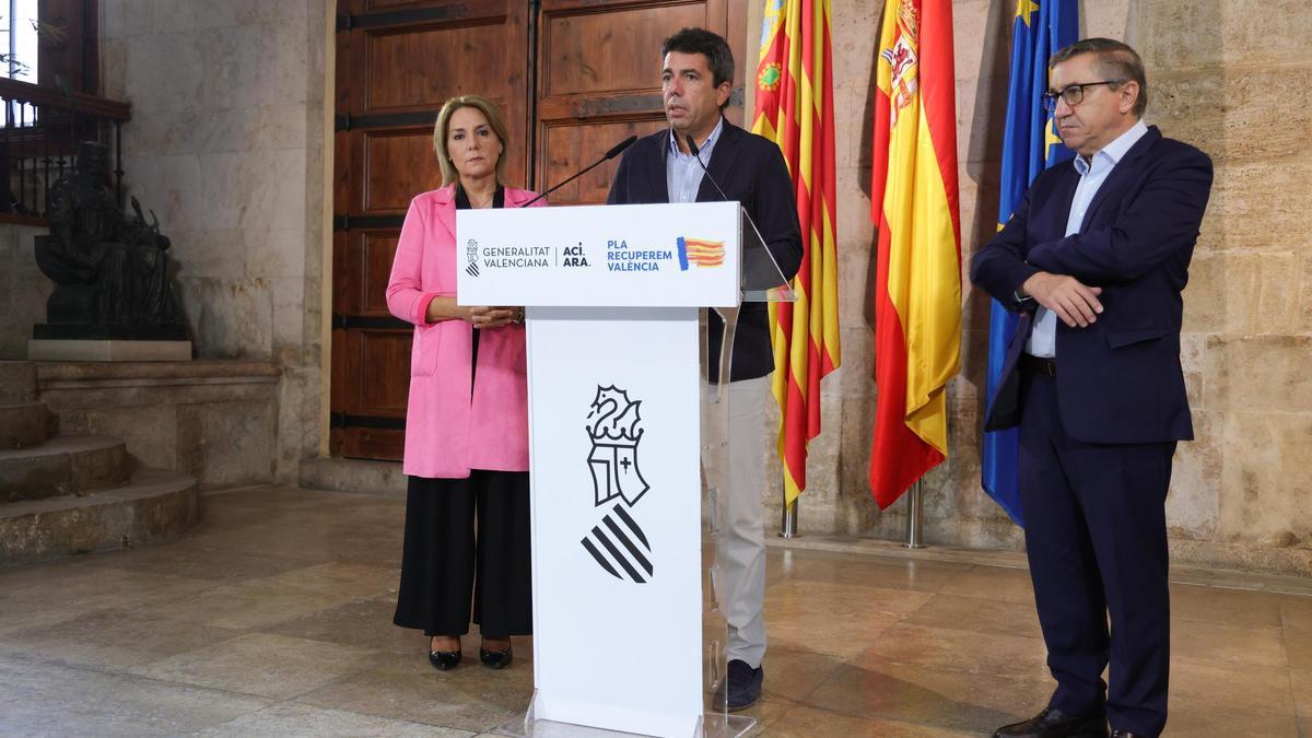 El president Mazón junto a la vicepresidenta Susana Camarero y el conseller de Educación José Antonio Rovira.