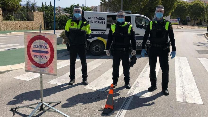 La Policía de Calp cierra nuevos accesos al municipio y pone otras 12 denuncias