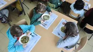 Conciliación e inflación llevan a casi la mitad de los escolares a ir al comedor o Aulas madruga