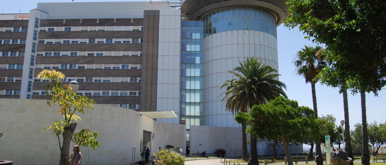 Fachada Hospital Universitario de Canarias.