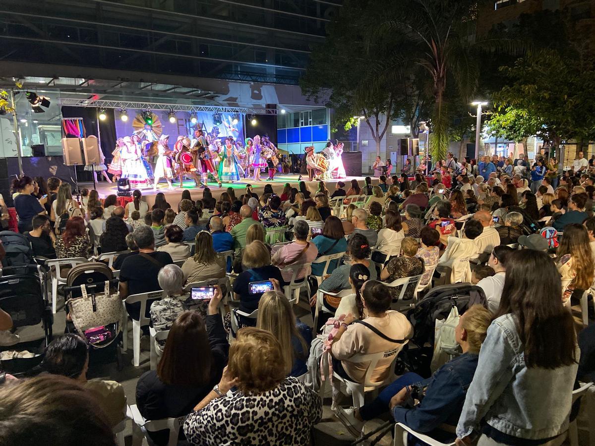 Espectáculo infantil en la Fira del Llibre de Torrent