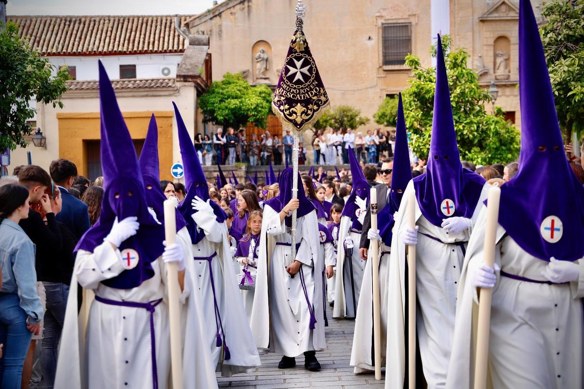 Nazarenos de la Hermandad del Rescatado el Domingo de Ramos.