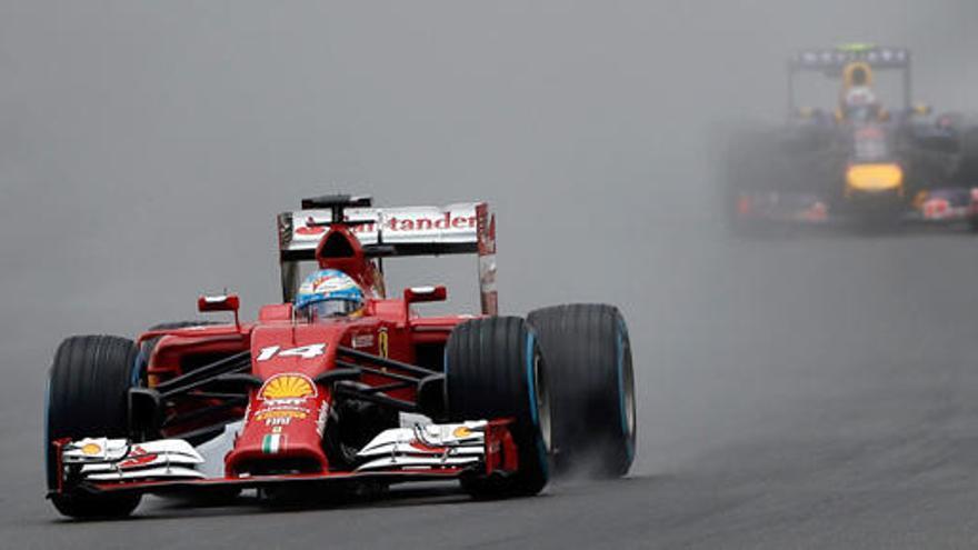 Alonso durante la clasificación en Spa.