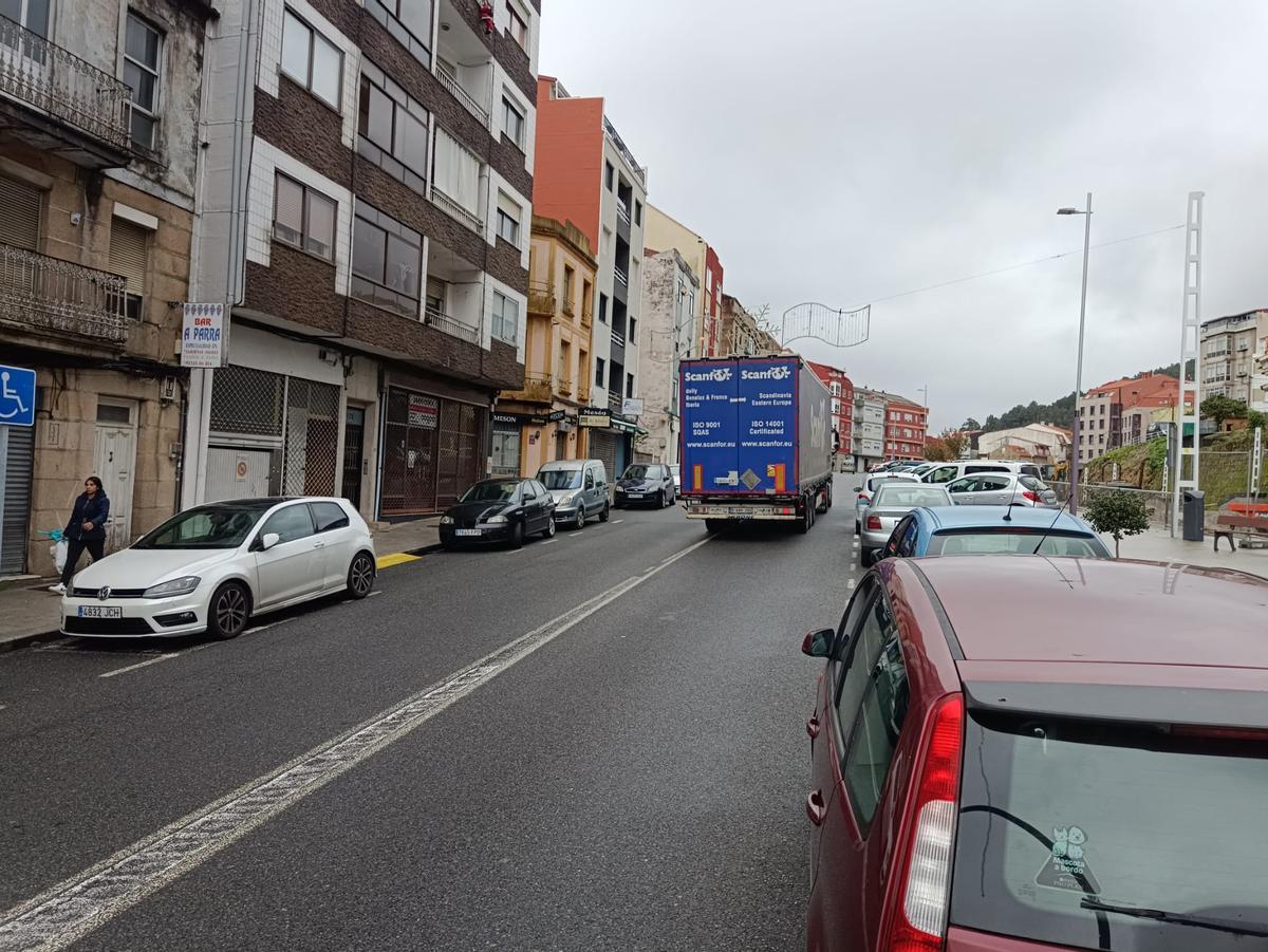 Vista de la avenida de Vigo, en el centro urbano de Chapela.