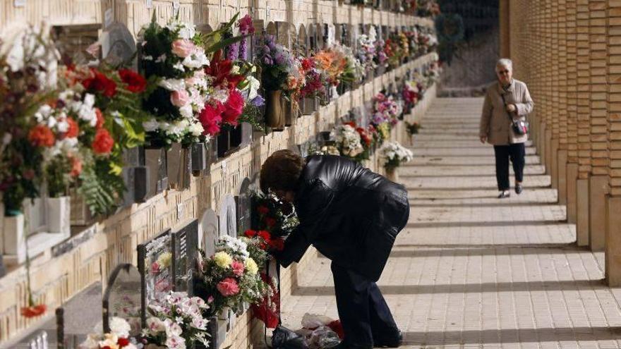 El cementerio de Torrero acoge un homenaje jotero a todas las madres